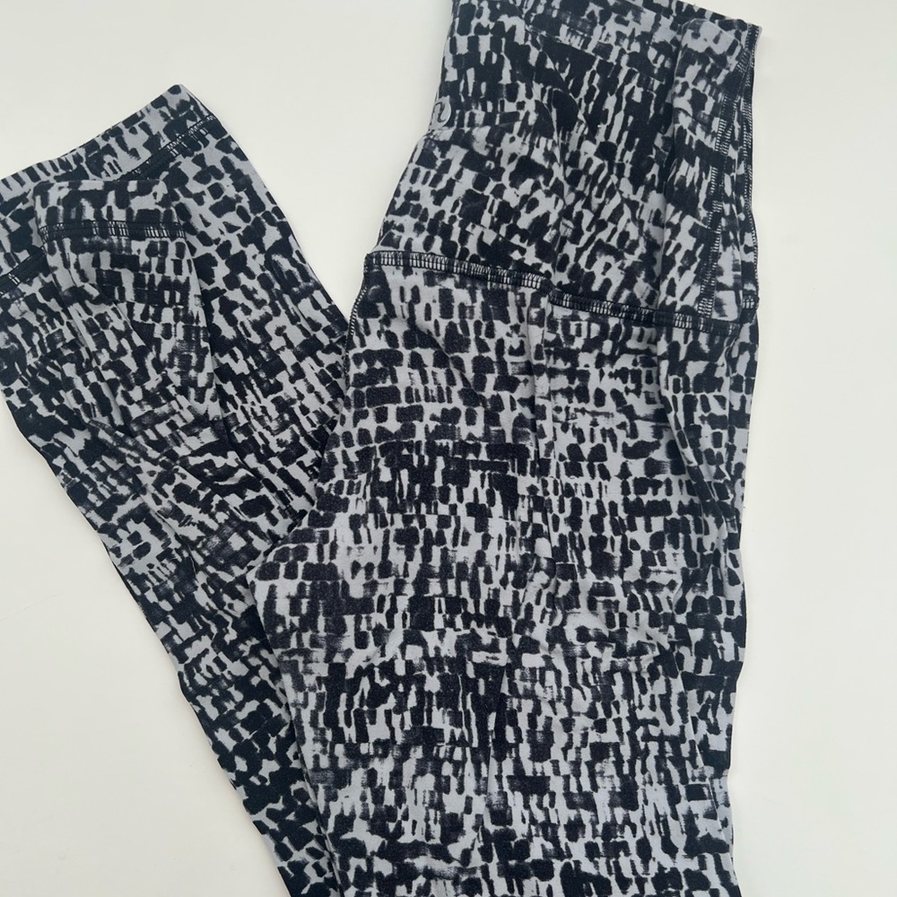 Lululemon align Black and White Patterned Leggings